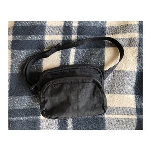 BAGGU All Black Fanny Pack